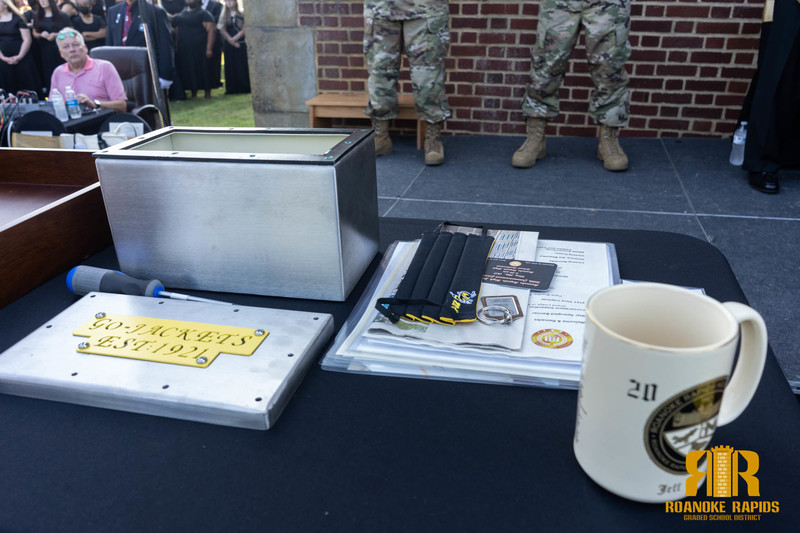 100 Year Old Time Capsule Opened At Rrhs Roanoke Rapids Graded School District 7004